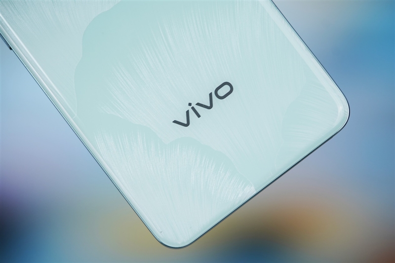 20小时续航惊人！vivo Y300全面评测：馅大皮薄嗓门大的续航神机  第4张