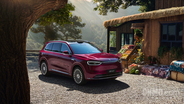 全新问界M7，外观细节揭秘，搭载3分布式4D毫米波雷达矩阵