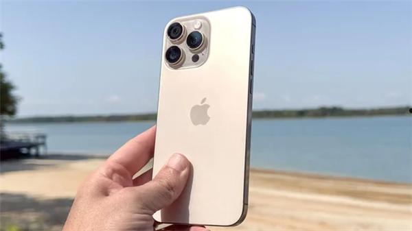 iPhone 16系列销量不及预期！苹果挤牙膏 部分用户不买账了  第5张