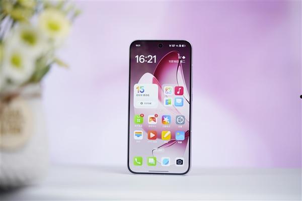 翅膀纹理灵动吸睛！OPPO Reno13图赏  第2张