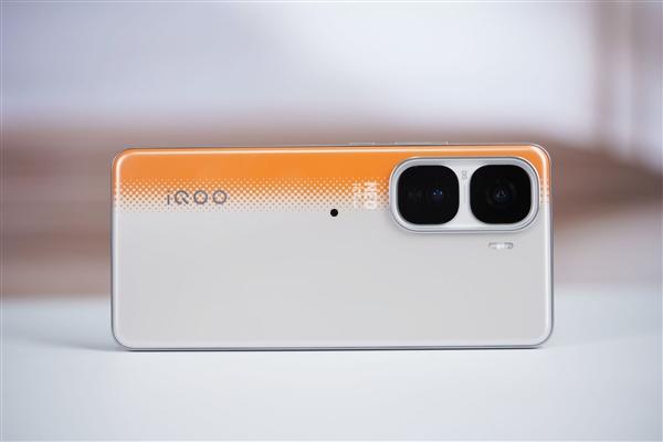 满血双芯战神！iQOO Neo 10 Pro图赏  第6张