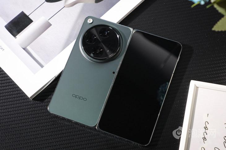 不惧户外阳光直射 OPPO Find N3折叠屏内外双屏皆是好屏